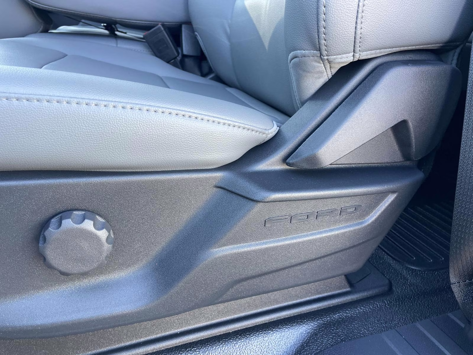 2026 Oxford White Ford Super Duty F-350 SRW XL 4X4 Truck