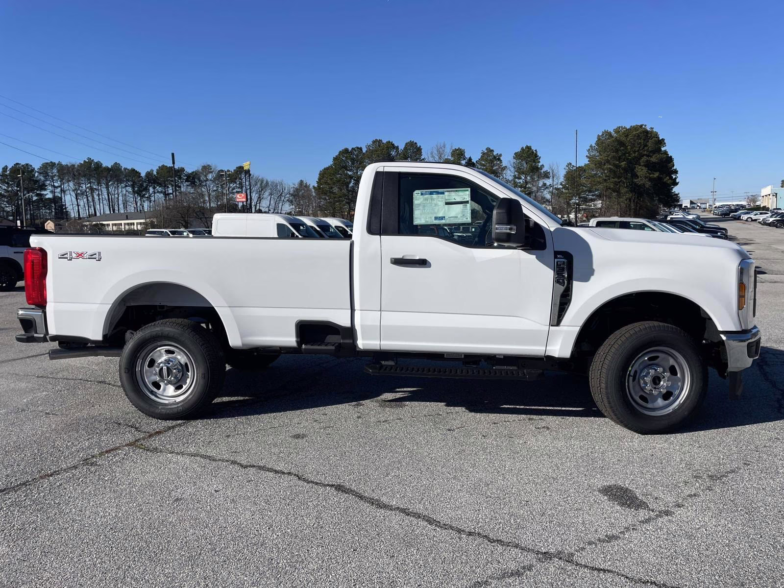 2026 Oxford White Ford Super Duty F-350 SRW XL 4X4 Truck