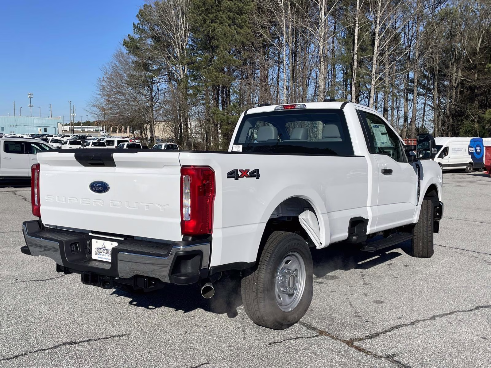 2026 Oxford White Ford Super Duty F-350 SRW XL 4X4 Truck