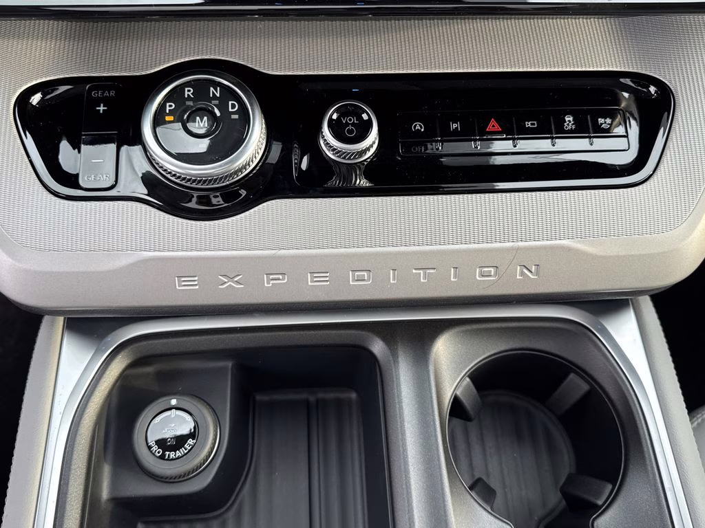 2026 White Metallic Ford Expedition Max Active RWD SUV