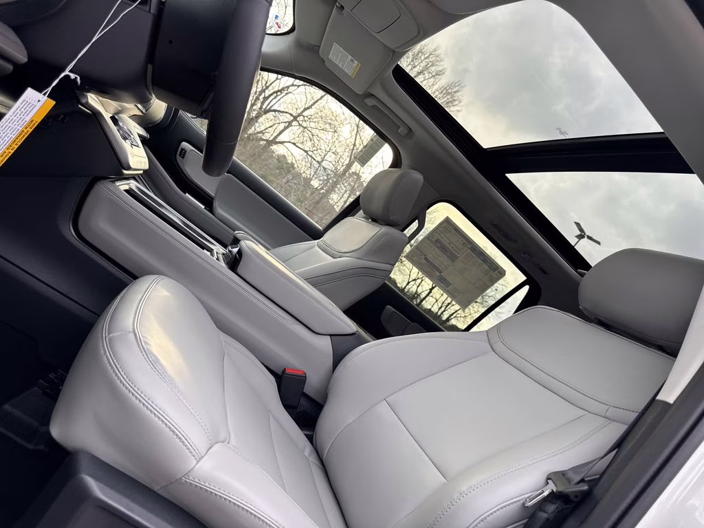 2026 White Metallic Ford Expedition Max Active RWD SUV