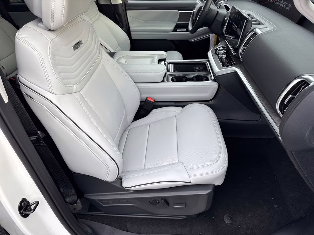 2026 White Metallic Ford Expedition Platinum 4X4 SUV