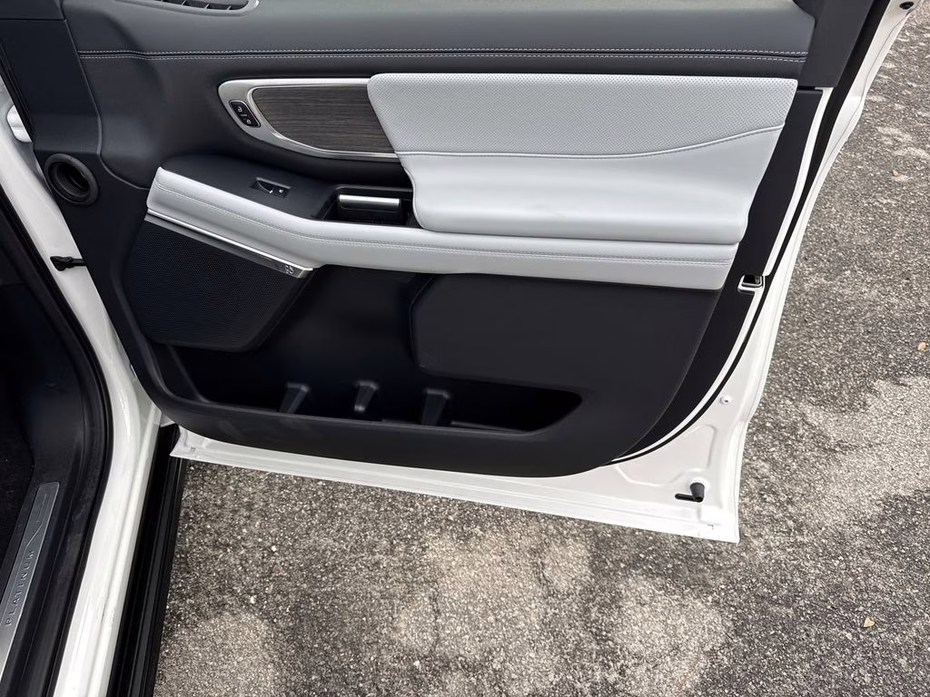 2026 White Metallic Ford Expedition Platinum 4X4 SUV