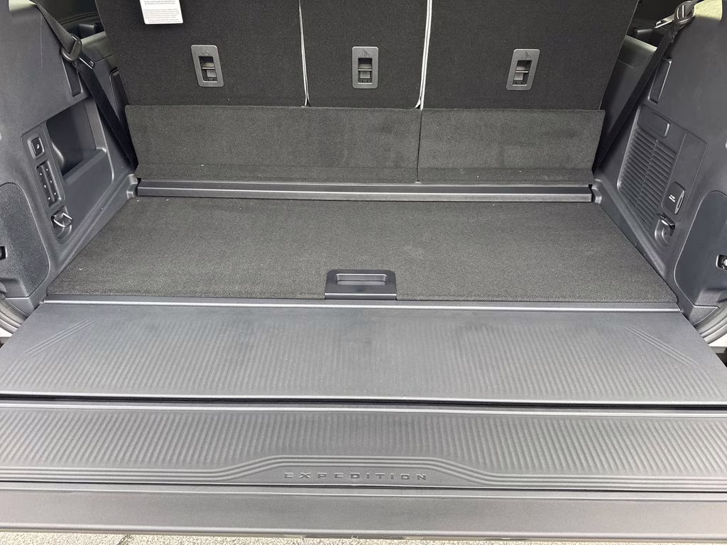 2026 White Metallic Ford Expedition Platinum 4X4 SUV