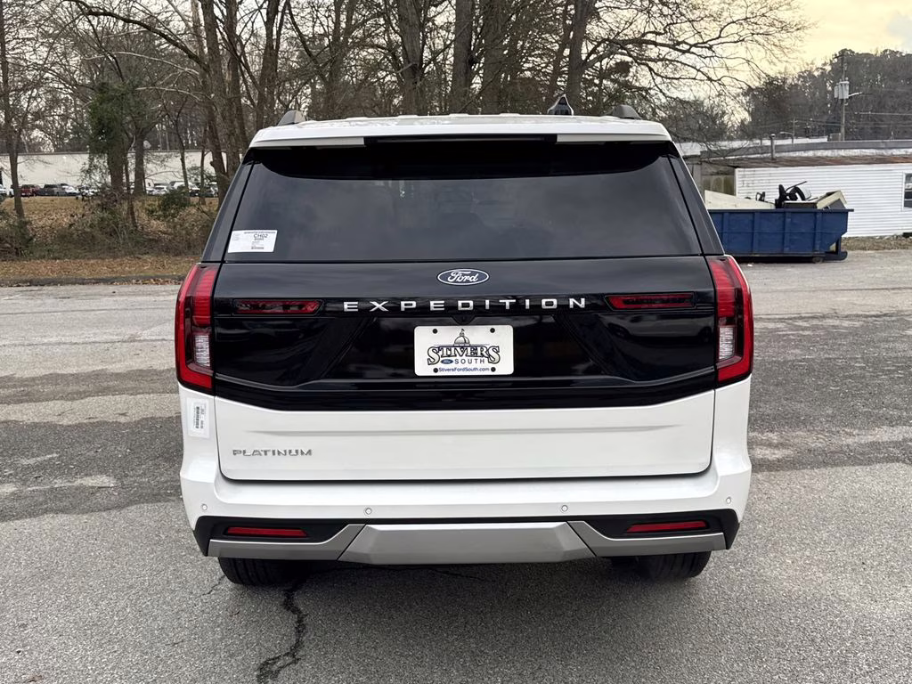 2026 White Metallic Ford Expedition Platinum 4X4 SUV