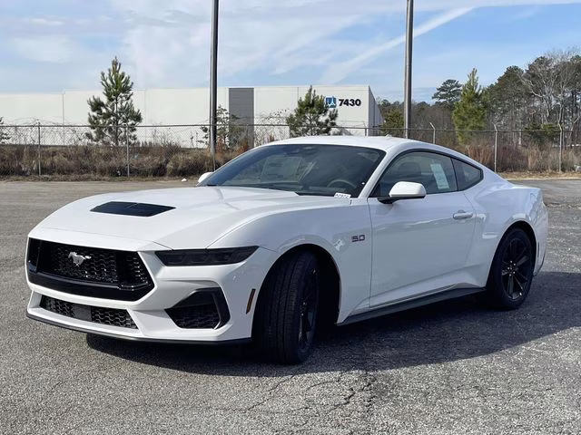 2026 Oxford White Ford Mustang GT RWD Coupe