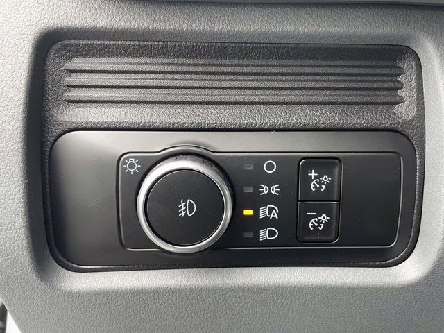 2026 Oxford White Ford Super Duty F-550 DRW XL RWD Chassis