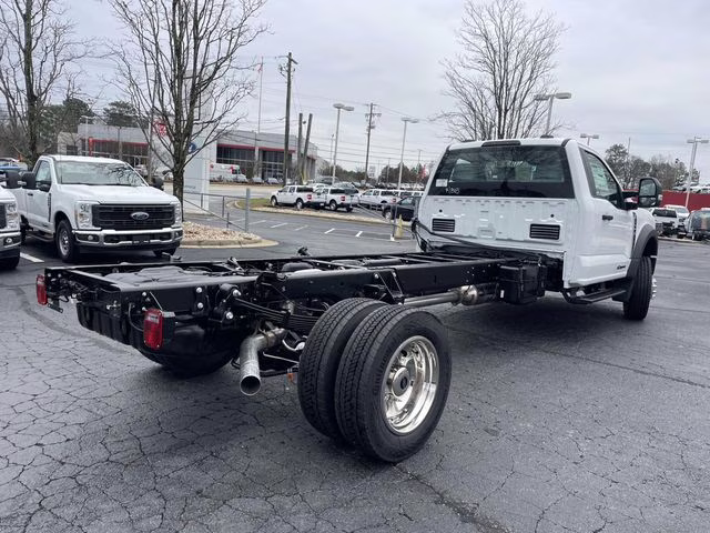 2026 Oxford White Ford Super Duty F-550 DRW XL RWD Chassis
