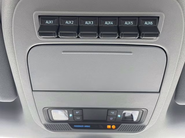 2026 Oxford White Ford Super Duty F-550 DRW XL RWD Chassis