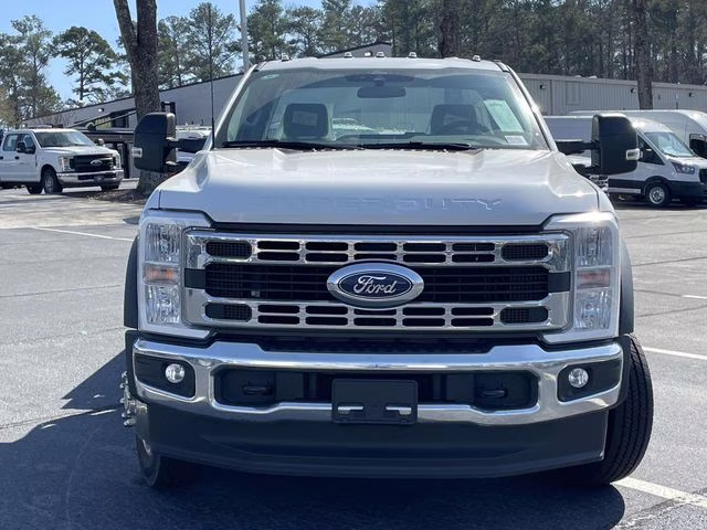 2026 Oxford White Ford Super Duty F-550 DRW XL 4X4 Chassis