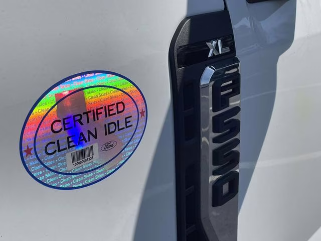 2026 Oxford White Ford Super Duty F-550 DRW XL 4X4 Chassis