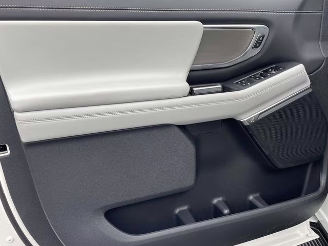 2026 White Metallic Ford Expedition Max Platinum 4X4 SUV