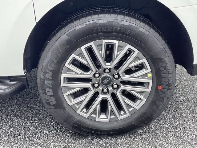 2026 White Metallic Ford Expedition Max Platinum 4X4 SUV