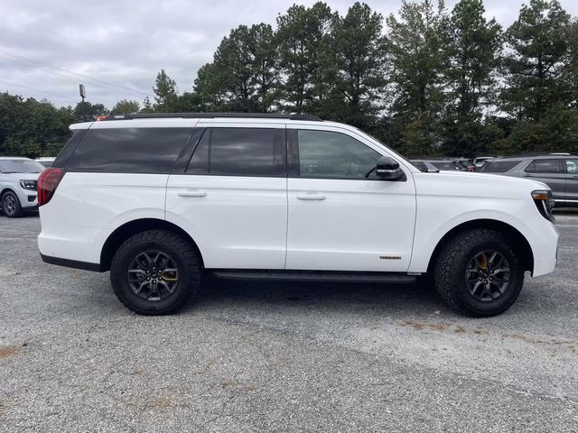 2025 Oxford White Ford Expedition Tremor 4X4 SUV