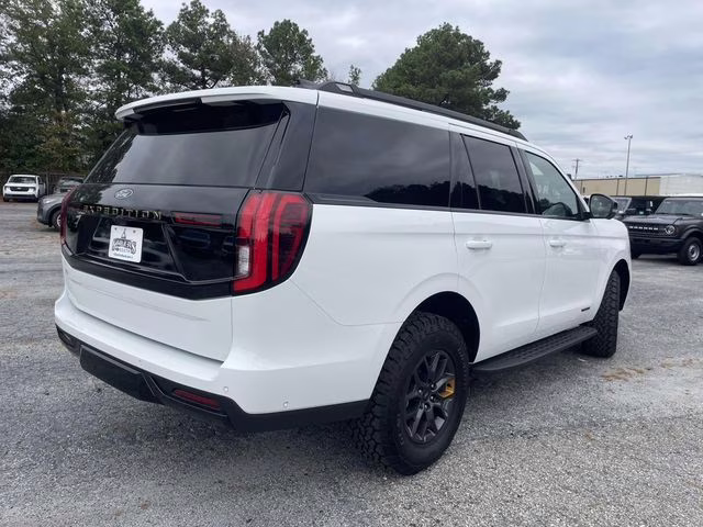 2025 Oxford White Ford Expedition Tremor 4X4 SUV