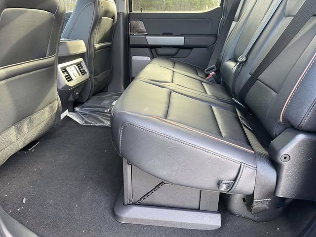 2026 Gray Metallic Ford Super Duty F-250 SRW Lariat 4X4 Truck