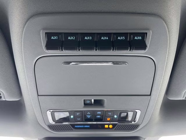 2026 Gray Metallic Ford Super Duty F-250 SRW Lariat 4X4 Truck