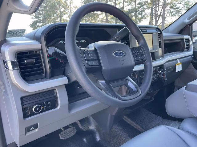 2026 Oxford White Ford Super Duty F-350 SRW XL 4X4 Truck