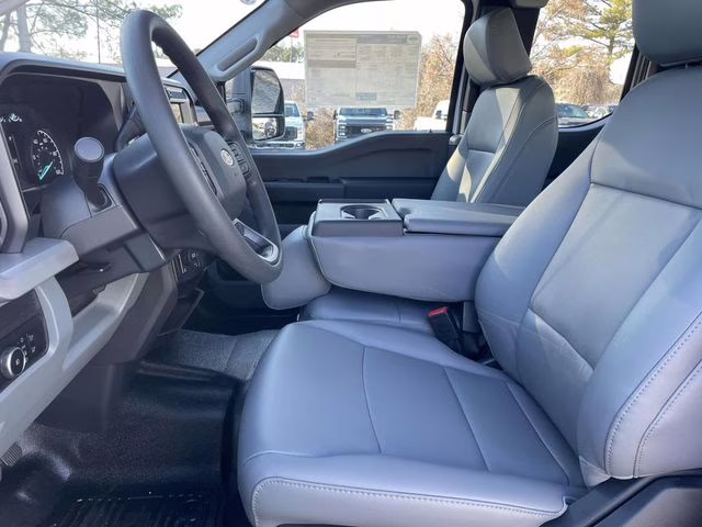 2026 Oxford White Ford Super Duty F-350 SRW XL 4X4 Truck