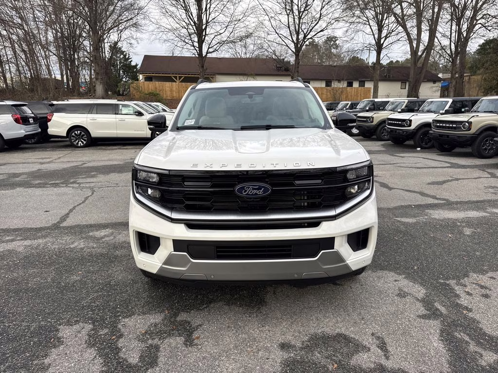 2026 White Metallic Ford Expedition Platinum 4X4 SUV
