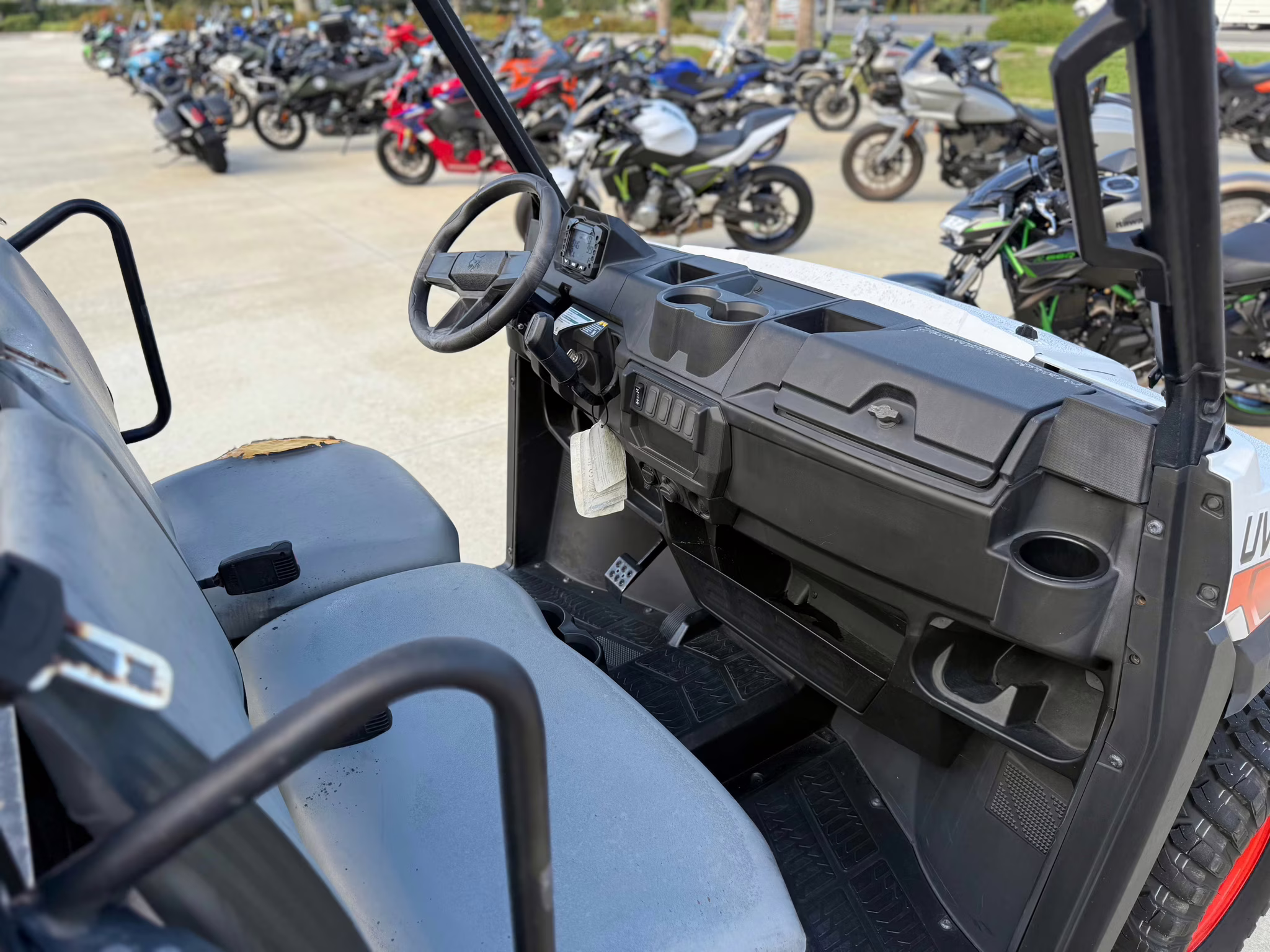 2024 WHI Bobcat UV34XL Gas UTV