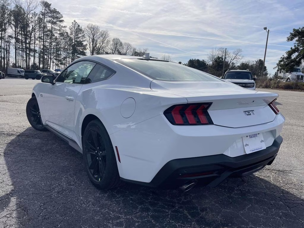 2026 Oxford White Ford Mustang GT RWD Coupe