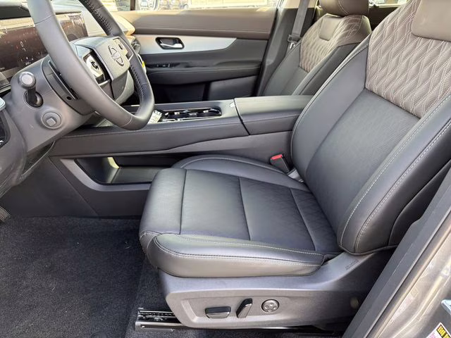 2026 Gun Metallic Nissan Murano Platinum AWD SUV