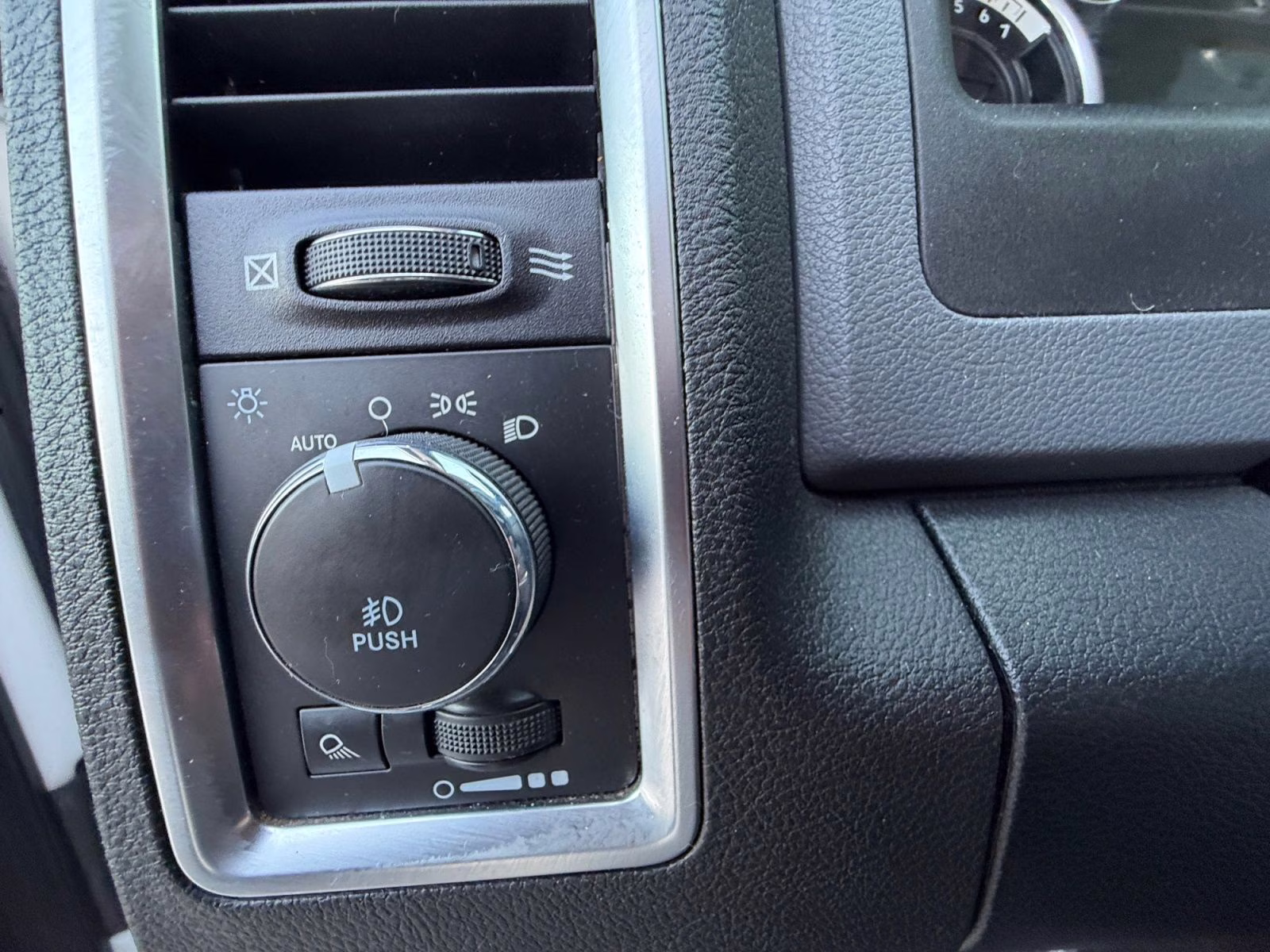 2015 Bright White Clearcoat Ram 1500 Big Horn 4X4 Truck