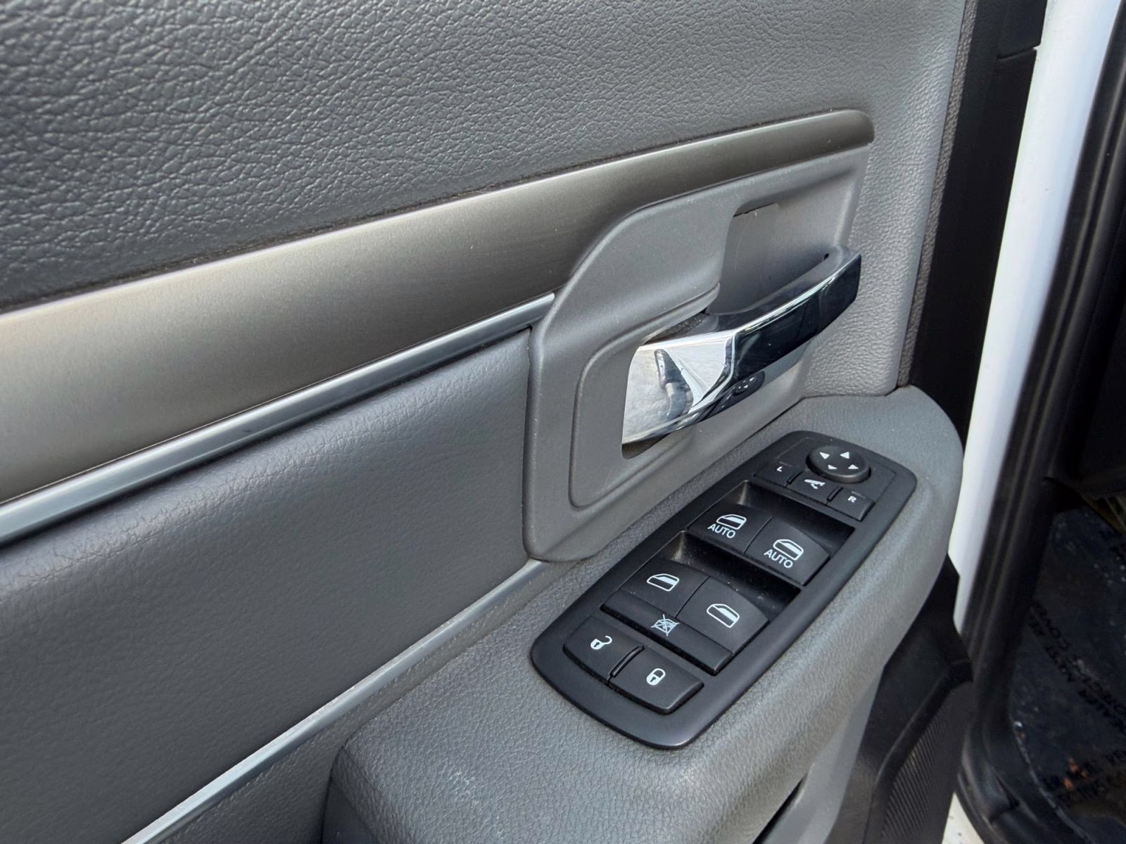 2015 Bright White Clearcoat Ram 1500 Big Horn 4X4 Truck