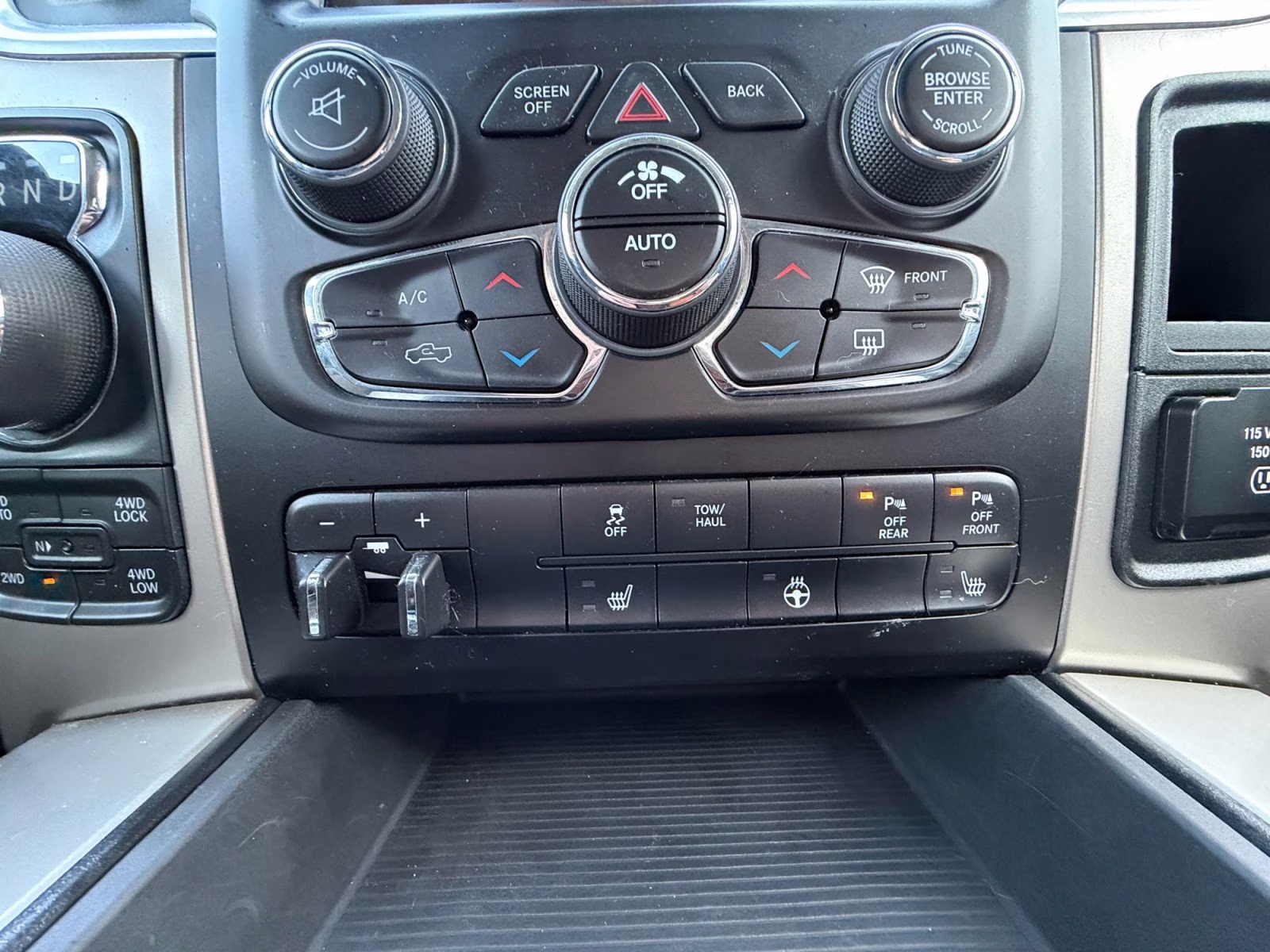 2015 Bright White Clearcoat Ram 1500 Big Horn 4X4 Truck