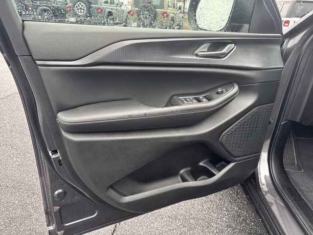 2025 Baltic Gray Metallic Clearcoat Jeep Grand Cherokee L Laredo X RWD SUV