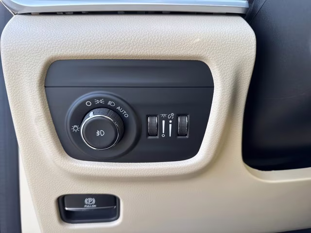 2025 Velvet Red Pearlcoat Jeep Grand Cherokee L Limited 4X4 SUV