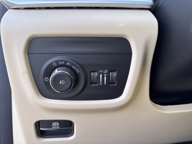2025 Velvet Red Pearlcoat Jeep Grand Cherokee L Limited 4X4 SUV