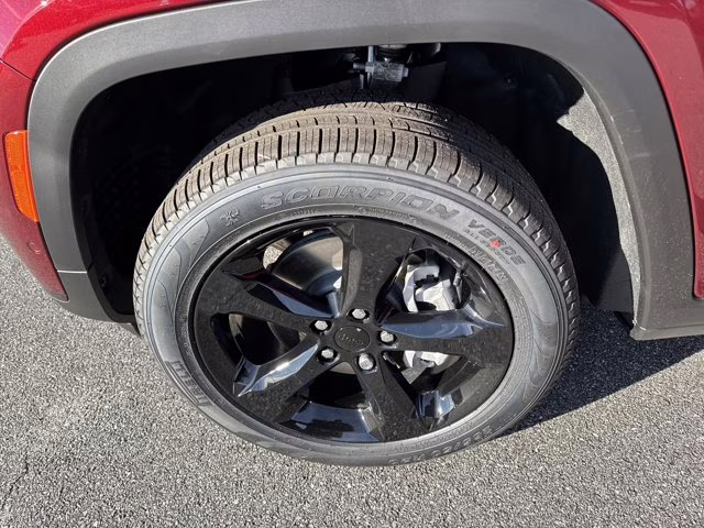 2025 Velvet Red Pearlcoat Jeep Grand Cherokee L Limited 4X4 SUV