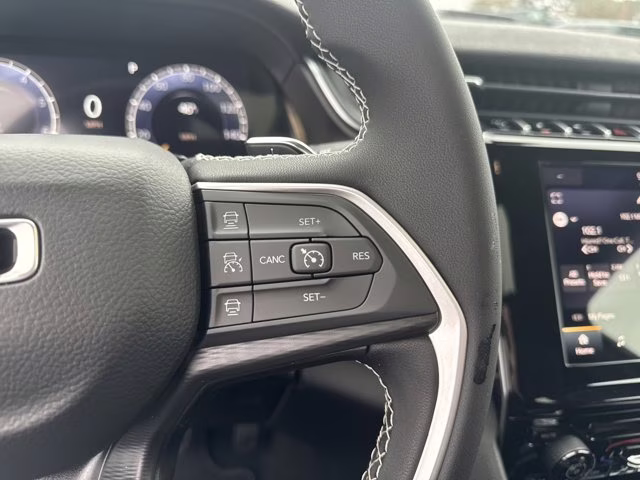 2025 Baltic Gray Metallic Clearcoat Jeep Grand Cherokee L Laredo X RWD SUV