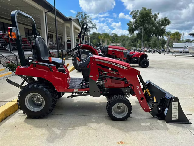 2024 RED Massey Ferguson GC1700E Series MF GC1723E Ag Equipment