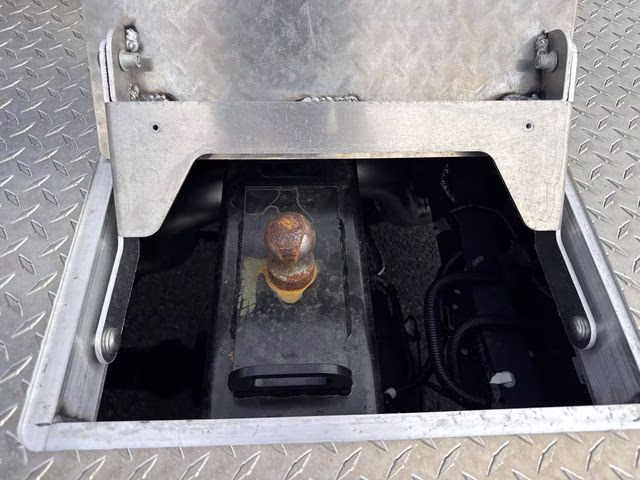 2026 Oxford White Ford Super Duty F-350 DRW XL 4X4 Chassis