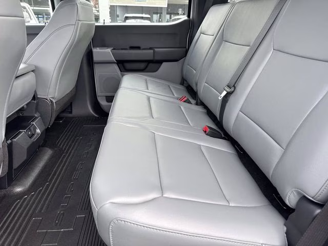 2026 Oxford White Ford Super Duty F-350 DRW XL 4X4 Chassis