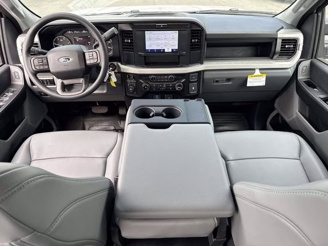 2026 Oxford White Ford Super Duty F-350 DRW XL 4X4 Chassis