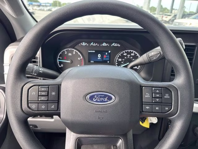 2026 Oxford White Ford Super Duty F-350 DRW XL 4X4 Chassis