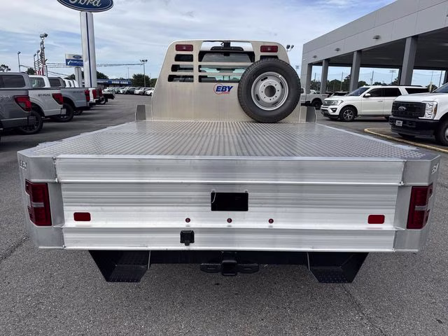2026 Oxford White Ford Super Duty F-350 DRW XL 4X4 Chassis