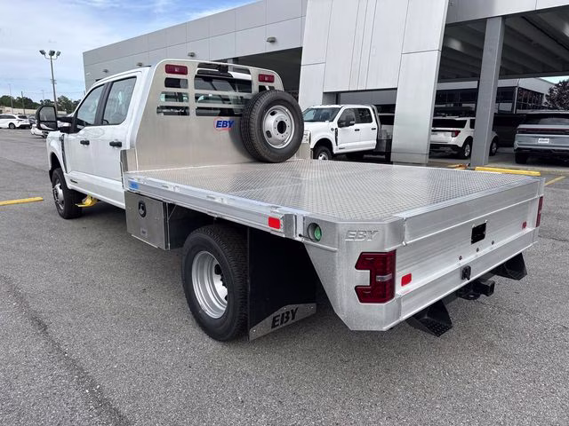 2026 Oxford White Ford Super Duty F-350 DRW XL 4X4 Chassis
