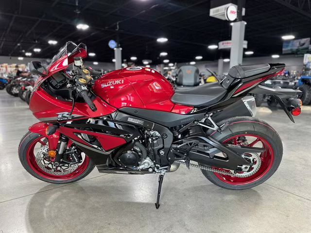 2025 - Suzuki GSX-R 1000 Motorcycle