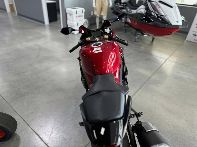 2025 - Suzuki GSX-R 1000 Motorcycle