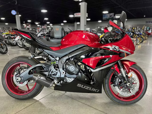 2025 - Suzuki GSX-R 1000 Motorcycle