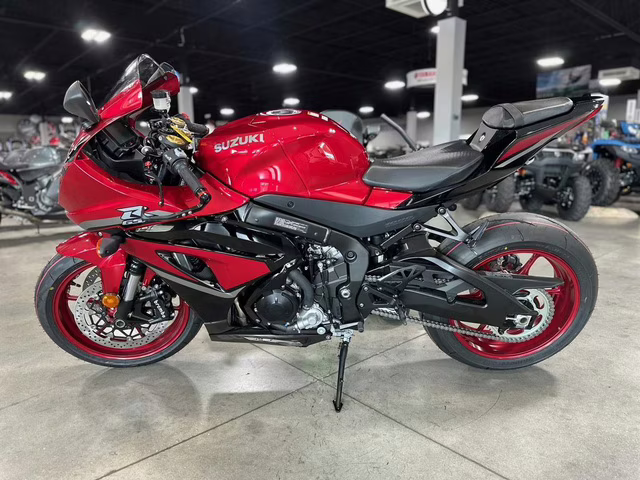2025 - Suzuki GSX-R 1000 Motorcycle