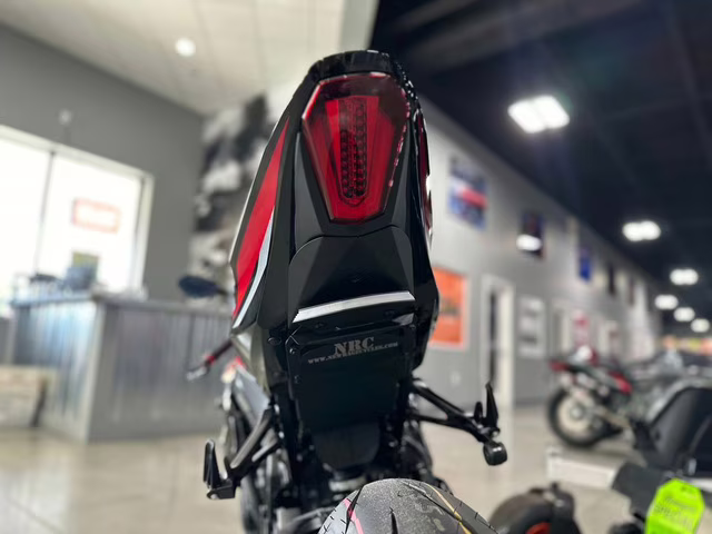 2025 - Suzuki GSX-R 1000 Motorcycle