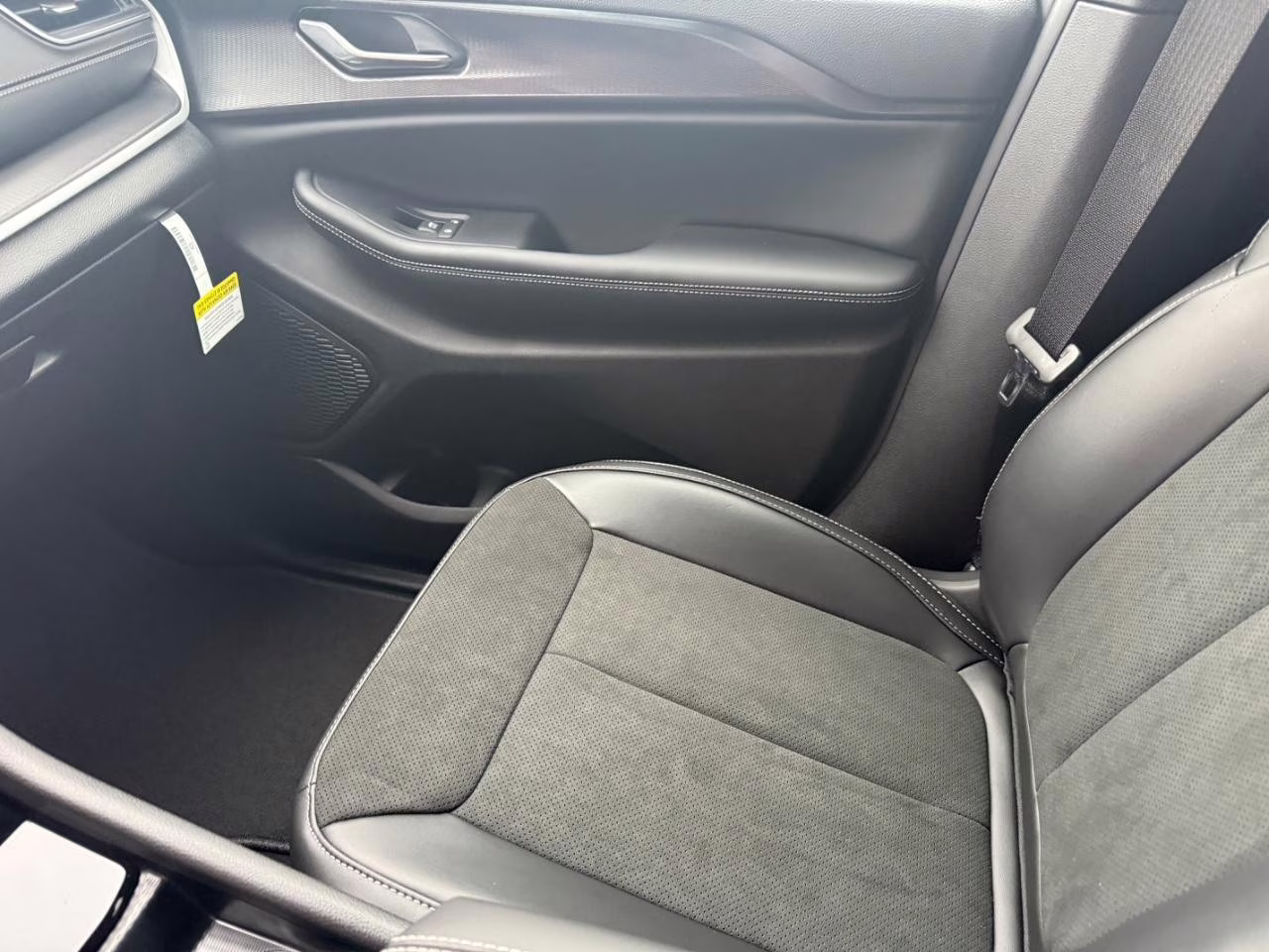 2025 Baltic Gray Metallic Clearcoat Jeep Grand Cherokee Altitude X 4X4 SUV