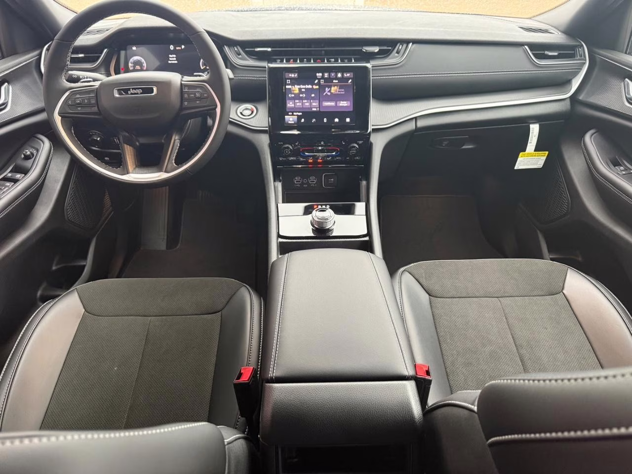 2025 Baltic Gray Metallic Clearcoat Jeep Grand Cherokee Altitude X 4X4 SUV