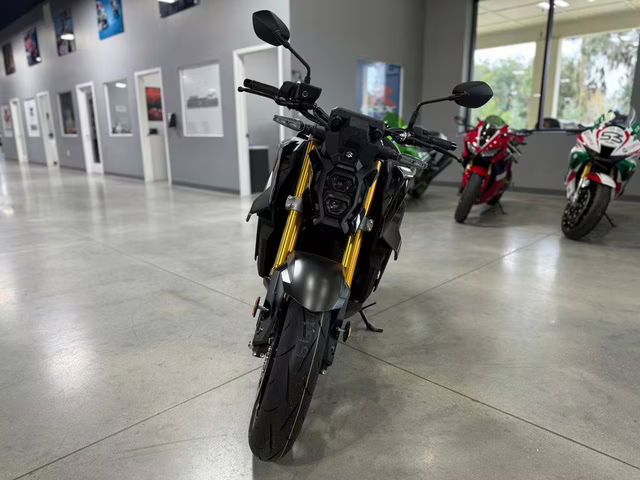2025 BLK Suzuki GSX-S 1000 Motorcycle
